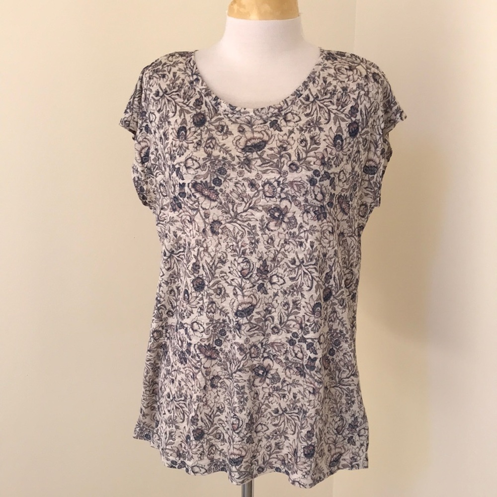 Rachel Zoe large floral back buttons linen top.